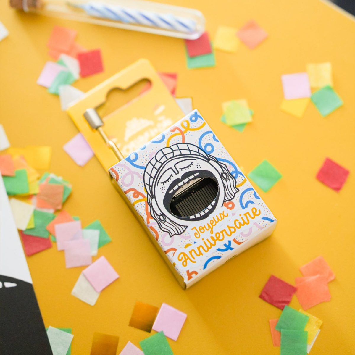 Boite &agrave; musique Joyeux Anniversaire